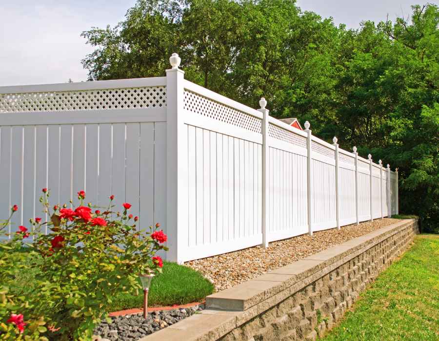 vinyl fence white outside house